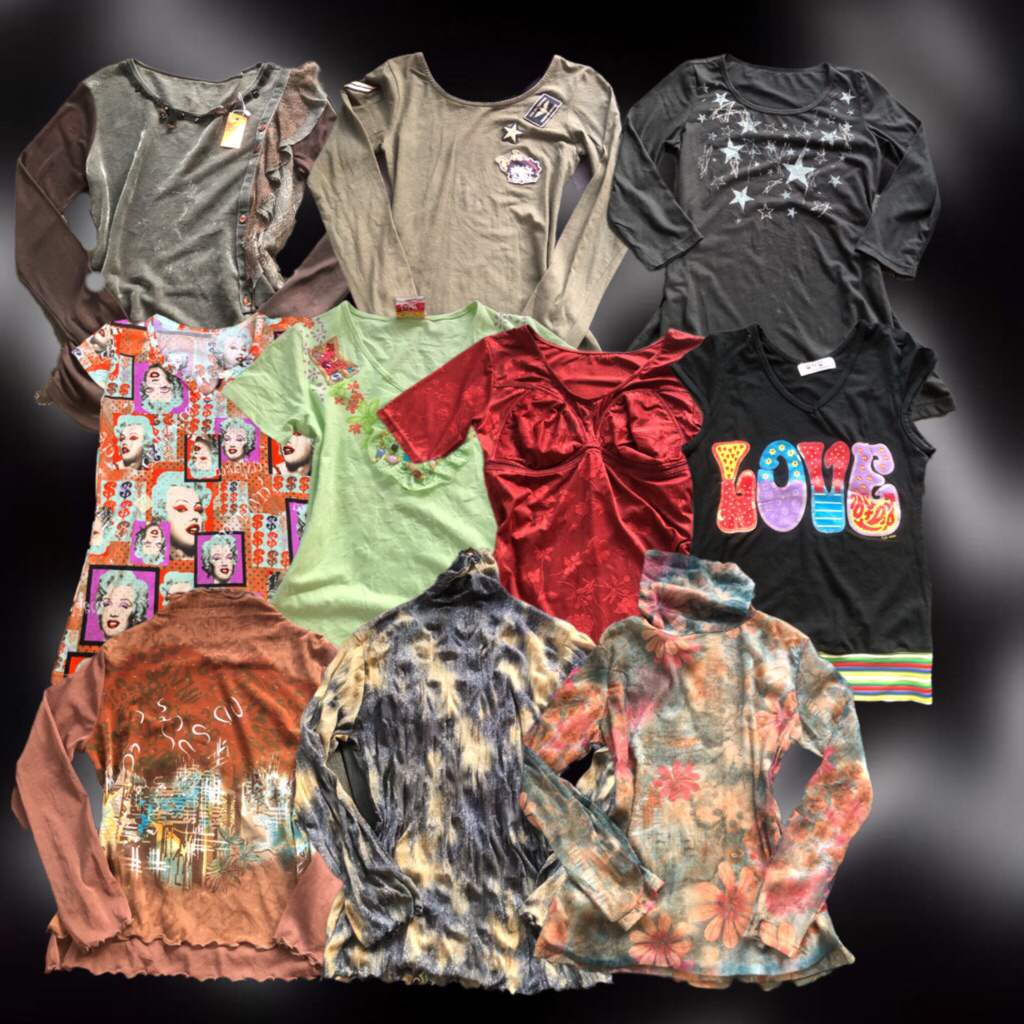 y2k tee, grunge, gothic, cottage core, downtown girl, 2000s, 90s, 80s, 70s, retro, baju vintage, yea