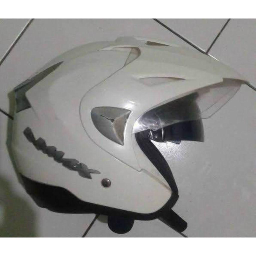 helm bekas motor N-Max warna putih