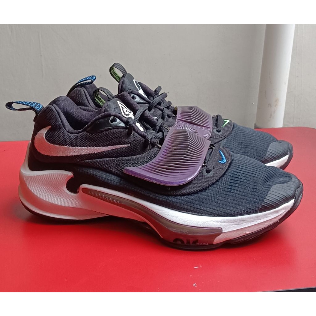 nike freak size 42,5