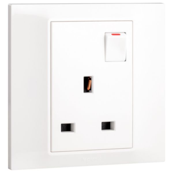 LEGRAND Stop Kontak AC British Standard Socket Outlets