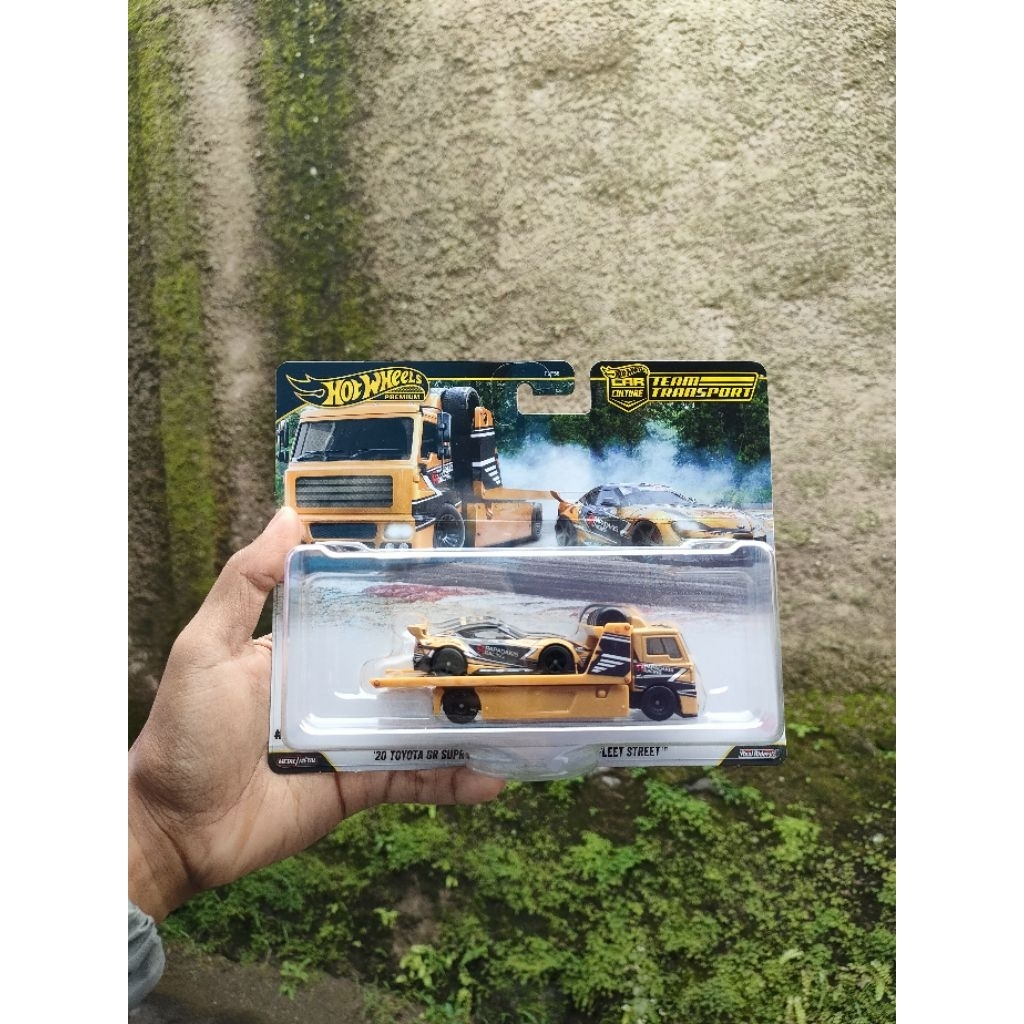 (CARD KETEKUK)Hot Wheels Team Transport 20 Toyota GR Supra Fleet Street