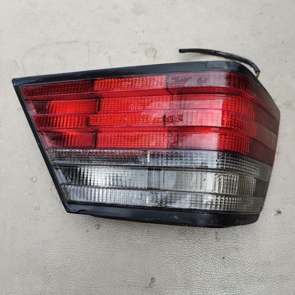 lampu rem stop lamp Mercedes Benz e-class W124