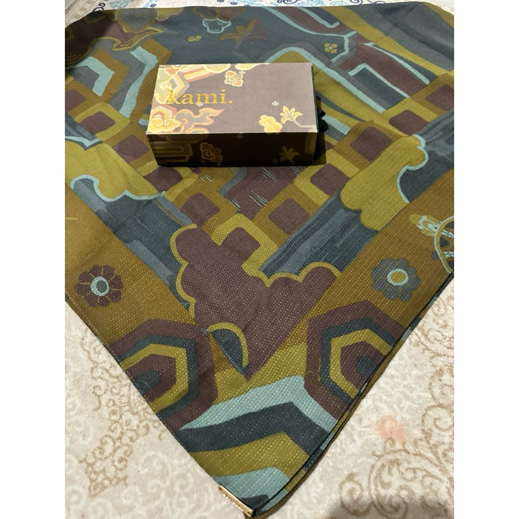 Preloved Alody scarf by KAMI