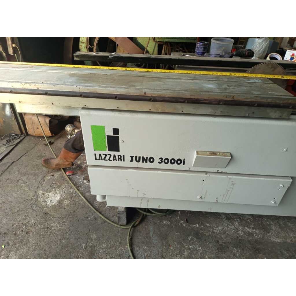 Mesin Panel Saw Lazzari Juno 3000i with Scoring Saw Second Rekondisi 90% Kondisi Seperti Baru Made i