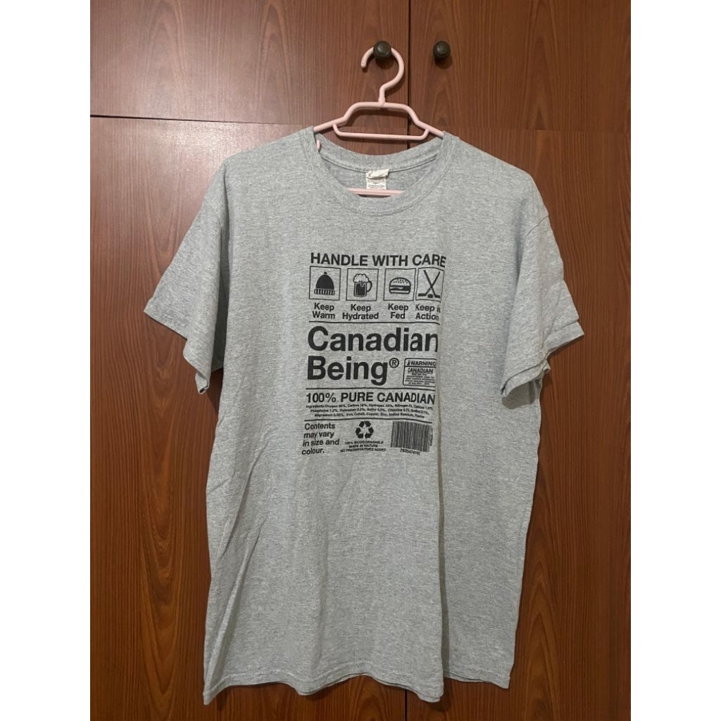 canada gildan shirt preloved