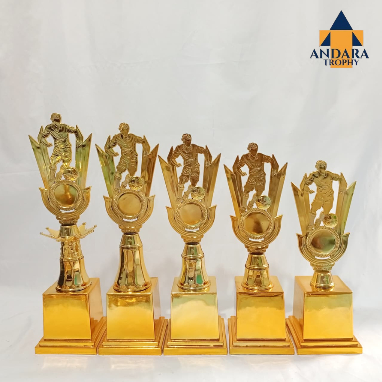 PIALA SET ISI 5 TATAKAN EMAS | PIALA SET KOMBINASI MAHKOTA DAN RASER | FIGUR SEPAK BOLA FUTSAL