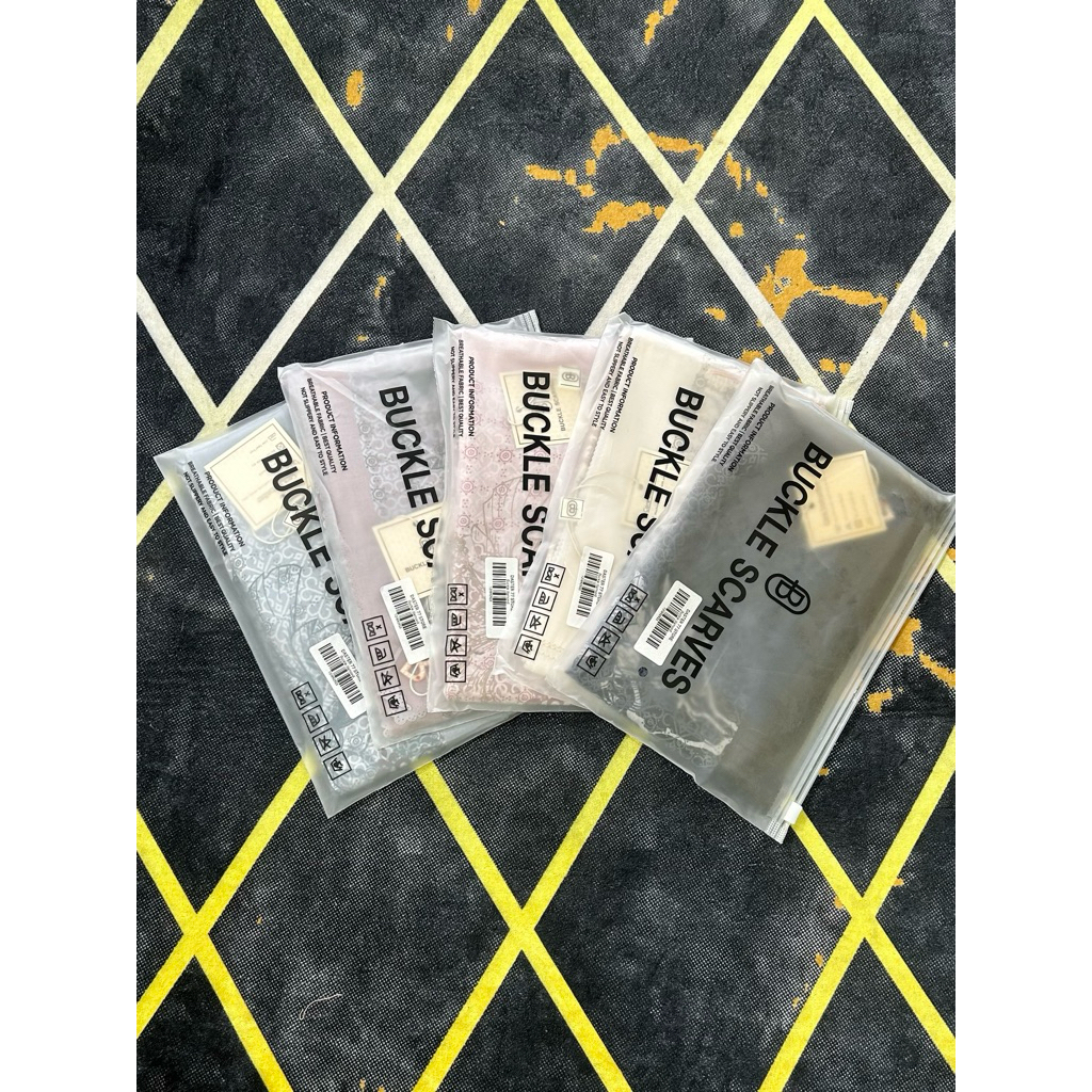 HIJAB BUCKLE SCARVES