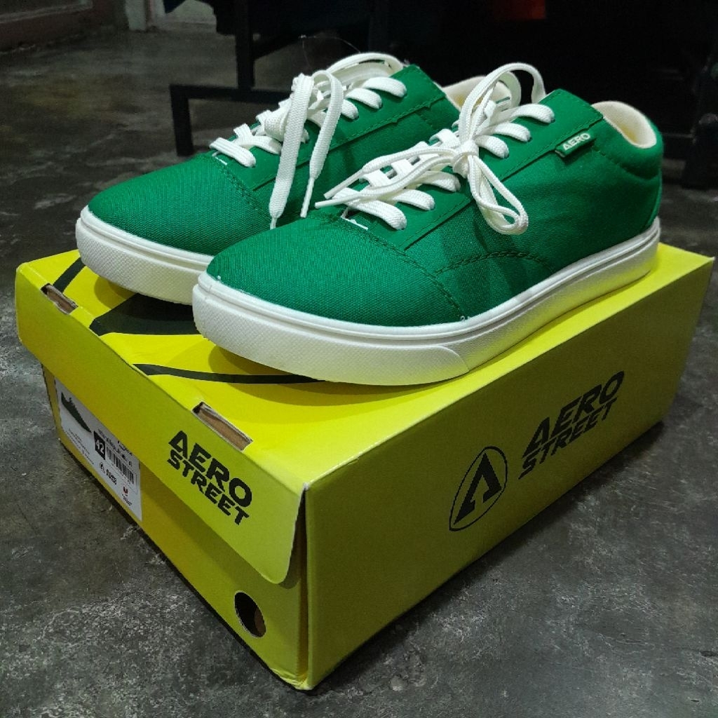 AEROSTREET MASSIVE BASIC NATURAL/HIJAU