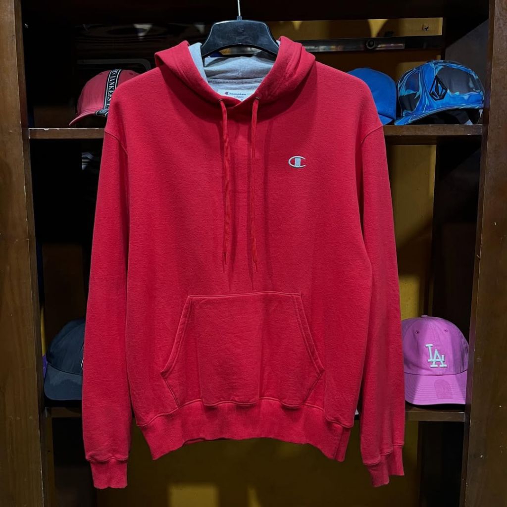 hoodie CHAMPION tebal red size XL casual bagus murah