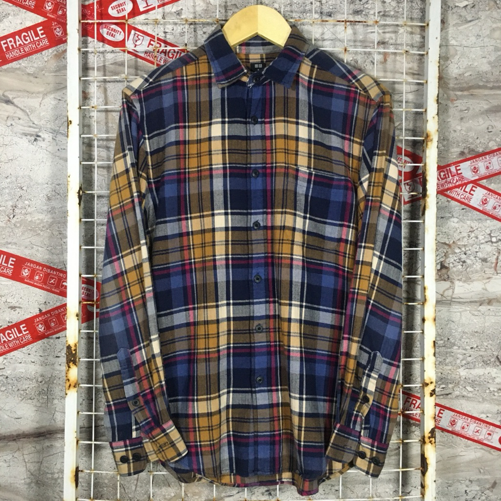 Kemeja Flanel Uniqlo Second .05850