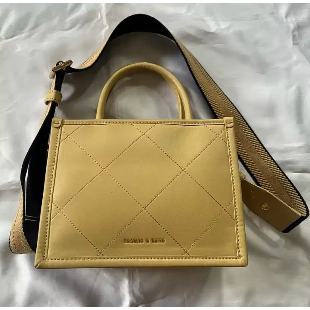 prelov tas charles&keith original 100%