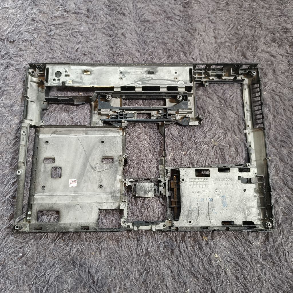 CASING BAWAH HP ELITEBOOK 8470P Bottomcase Kesing Kondisi second masih bagus