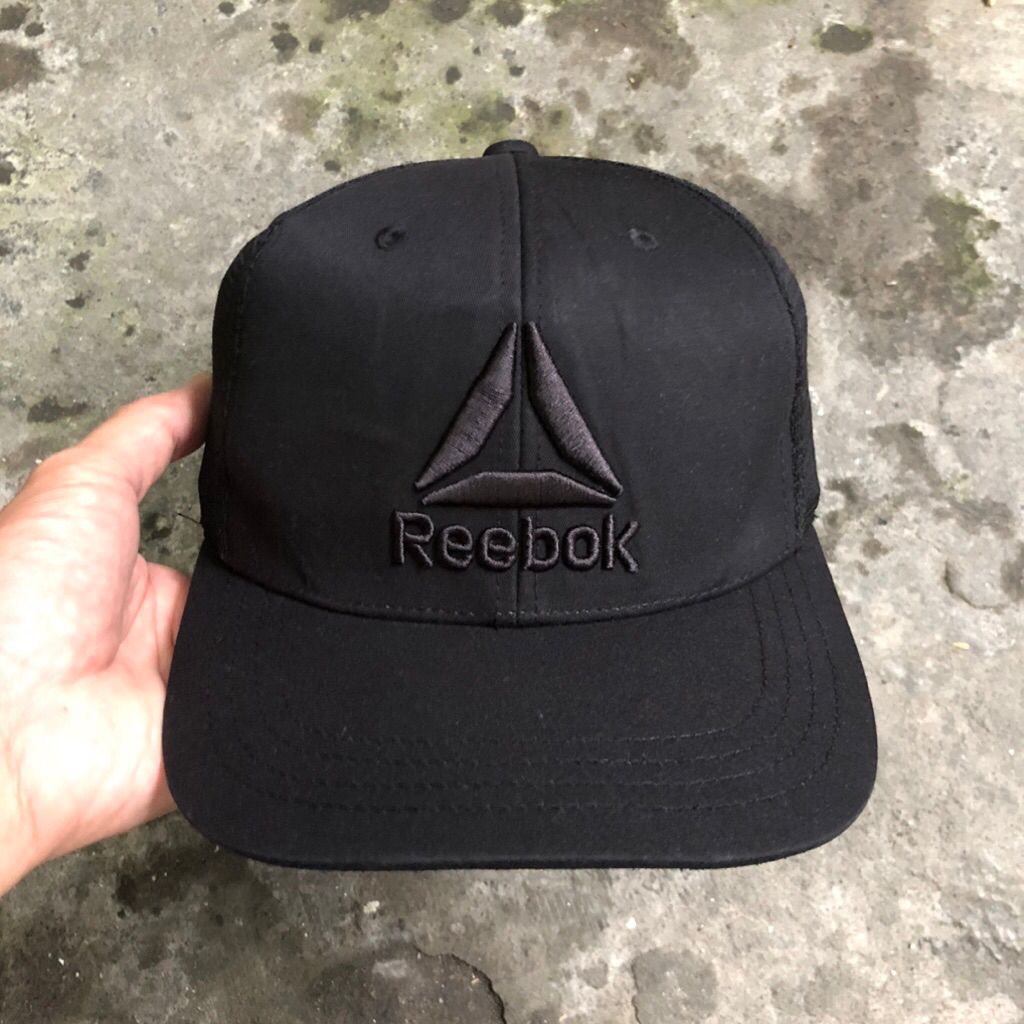 Topi Bekas Second Reebok Trucker