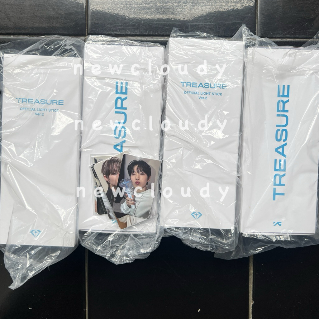 LIGHTSTICK TREASURE VER 2 OFFICAL + GIFT POB WEVERSE