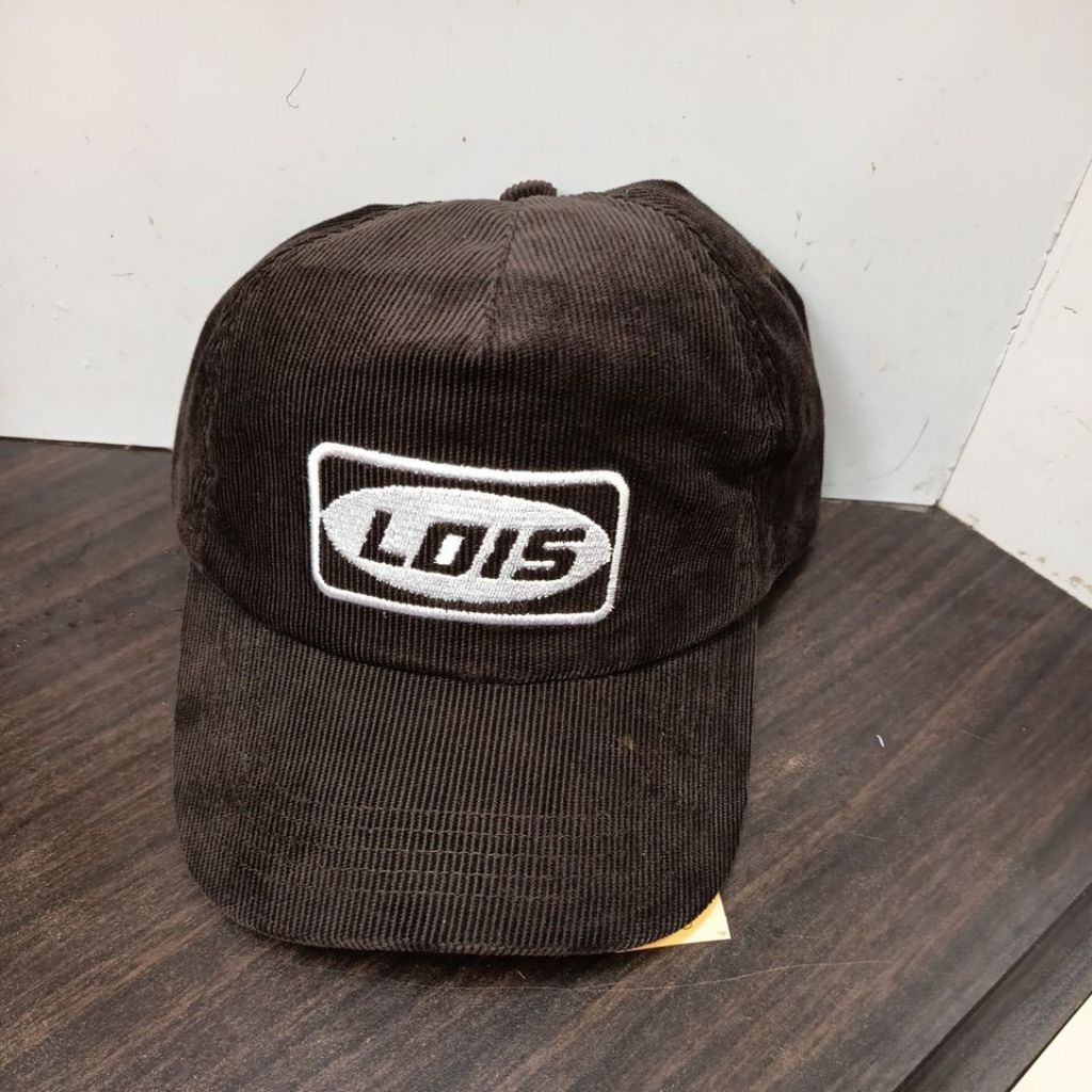 Topi Lois