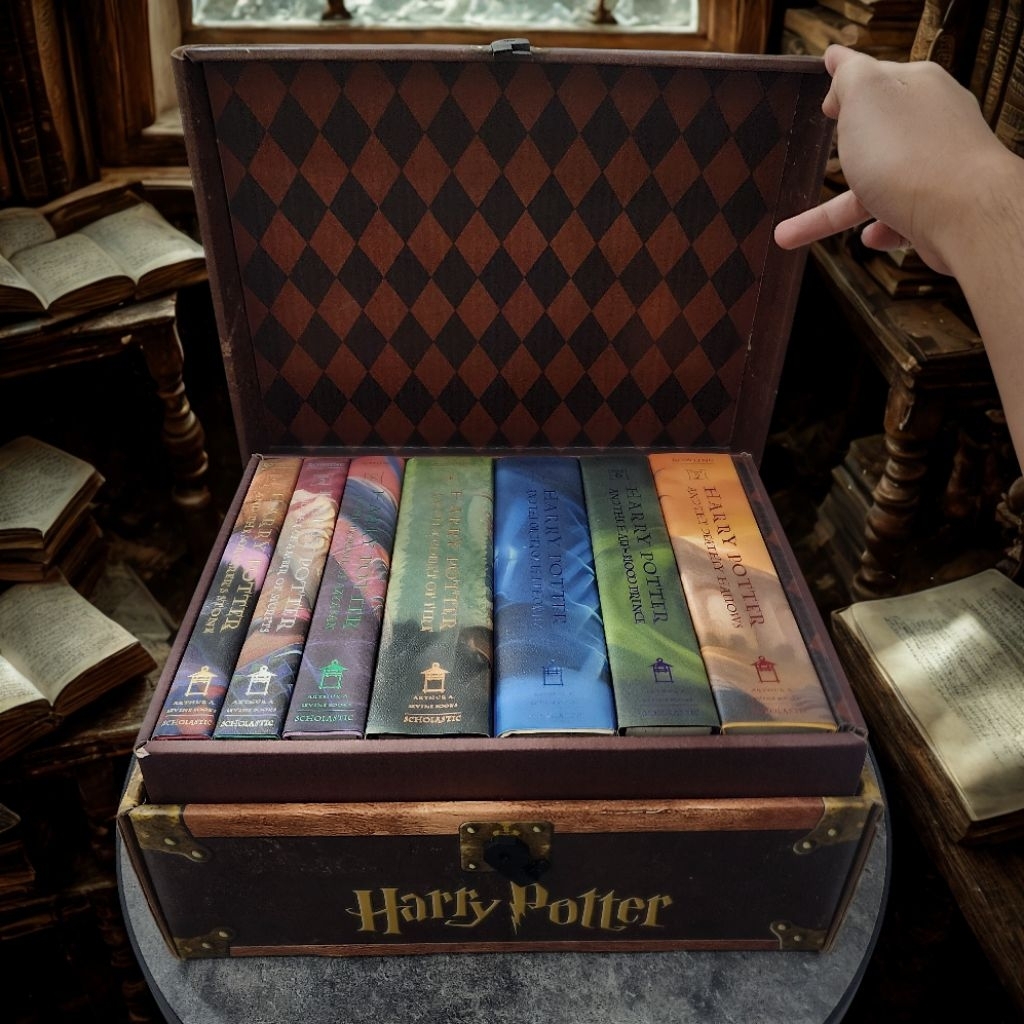 Harry Potter Hardcover Boxed Set 1–7 Original Scholastic Trunk Edition English Buku Import Koleksi 9