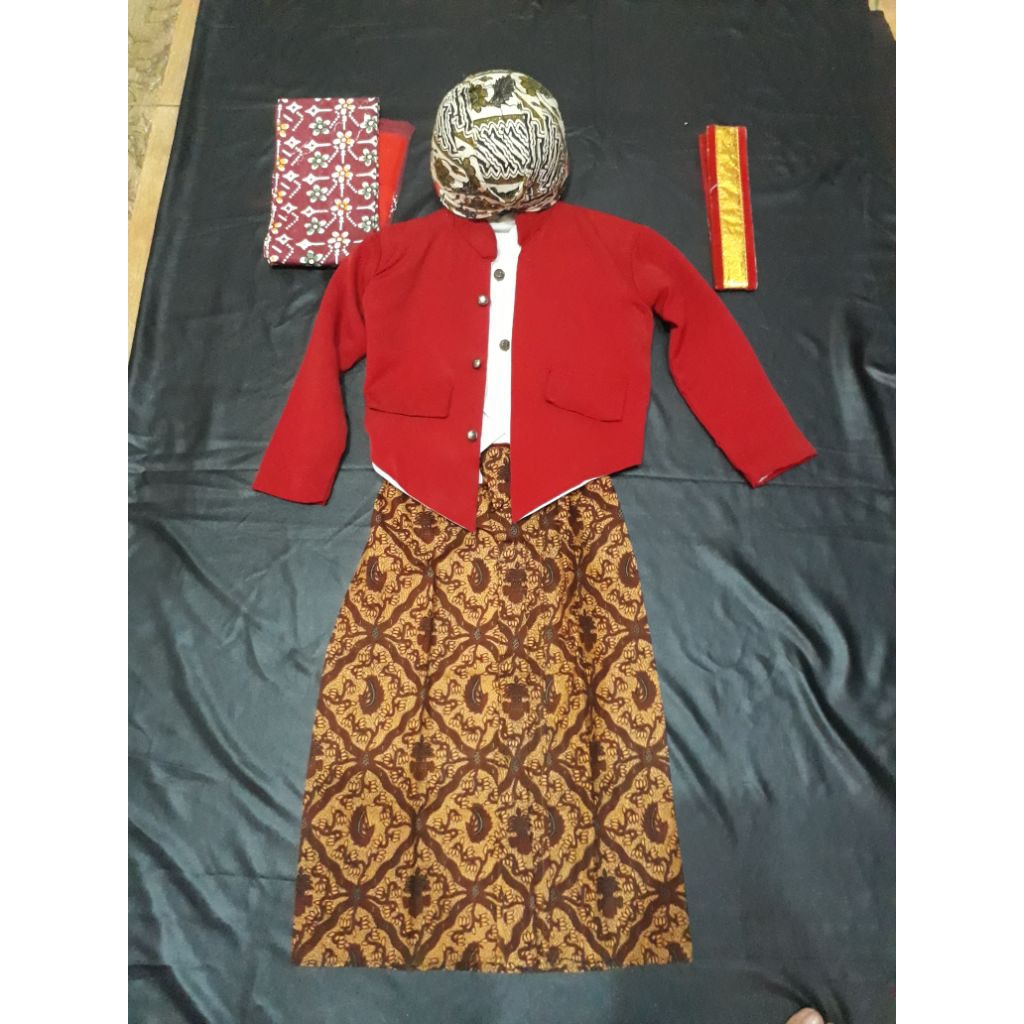 Preloved Set Beskap Anak paud / TK