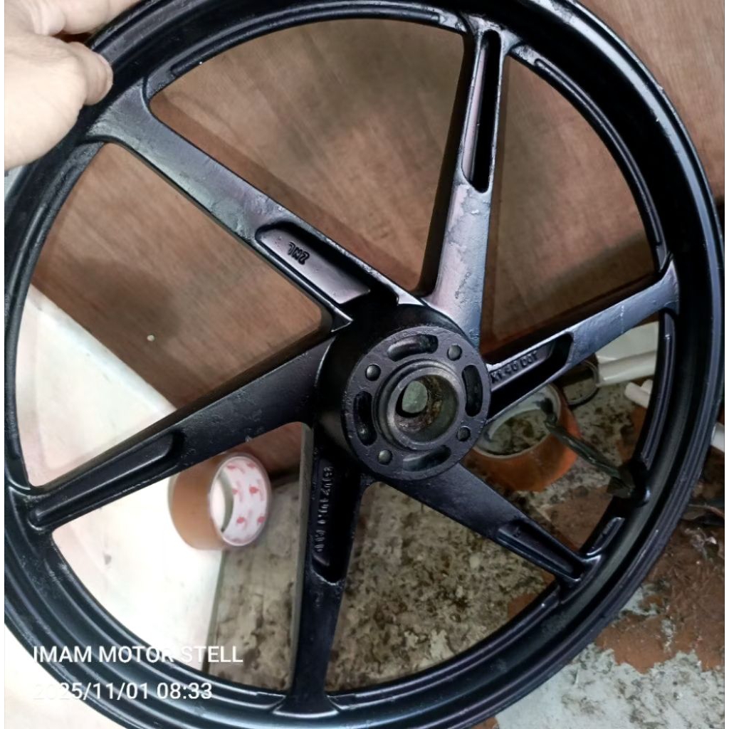Velg pelek depan motor satria 2T dua TAK original second