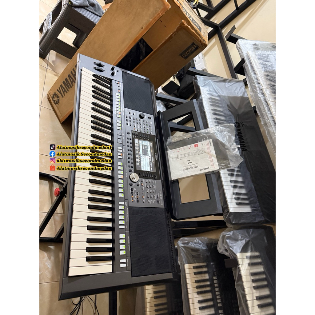 Keyboard Yamaha PSR S970 Original Dusbuk Like New Bergaransi 98%