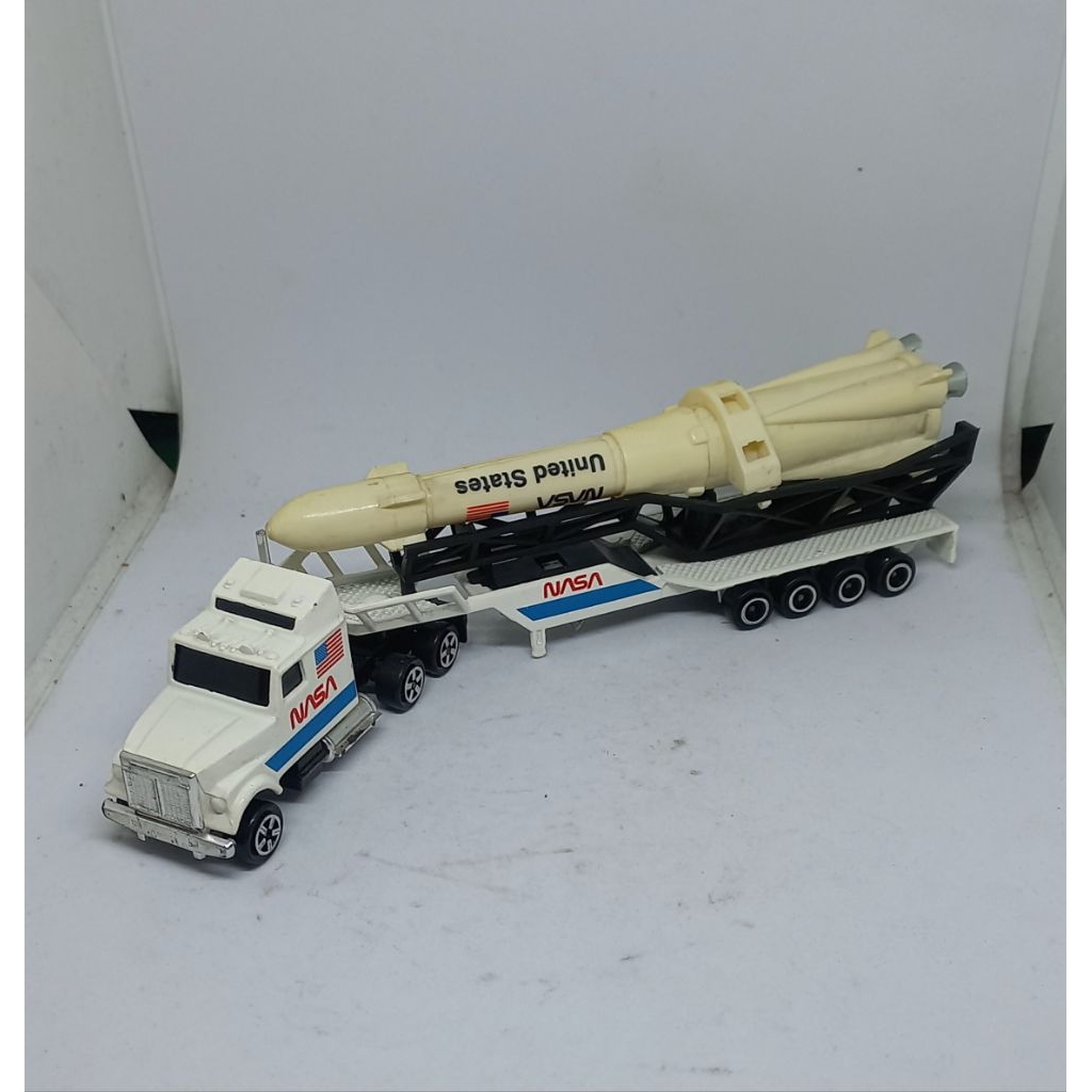 majorette no.610 kenworth nasa hauler & trailer truck with rocket transport loose diecast 1/87 (t)