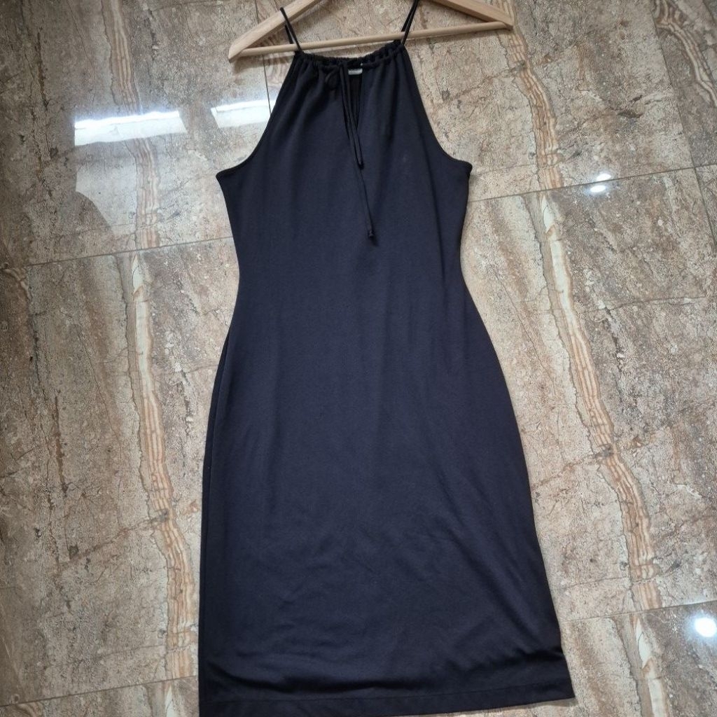 Dress hitam guess