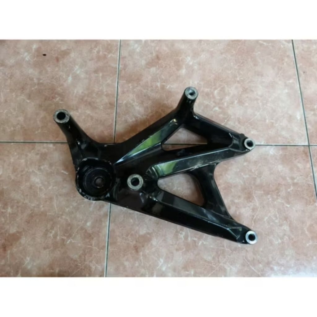 Arm Yamaha Lexi 125 / Capit udang Lexi Original Copotan
