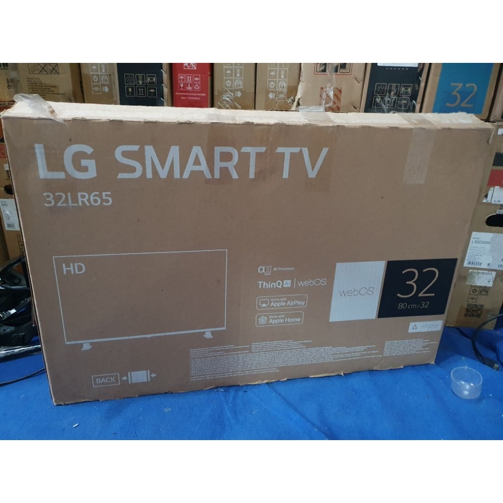 TV LED smart tv, 32 inch LG smart tv second like new fullset ori , netflix ,youtube dan DVBT2