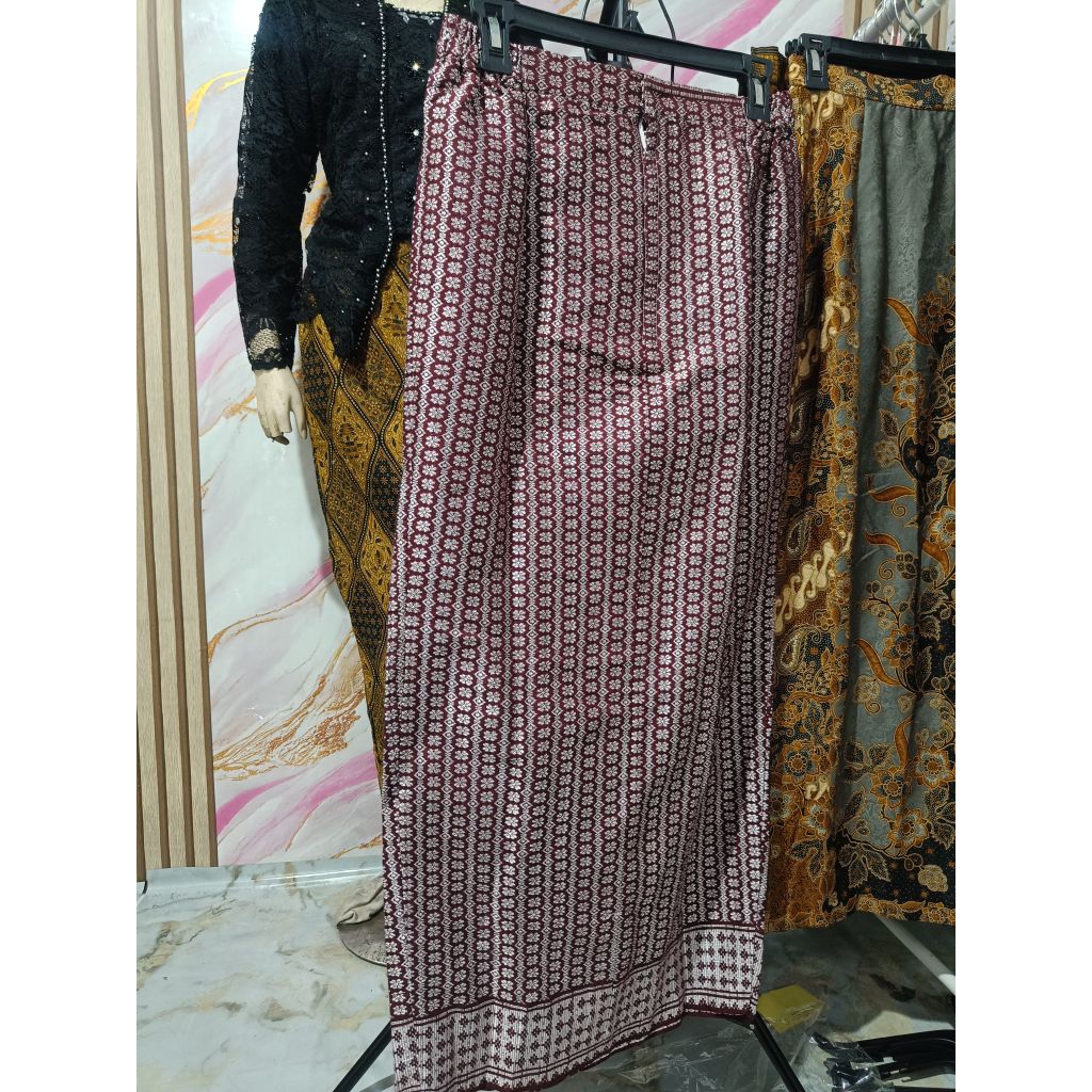 Rok Songket Wanita Cantik Elegan