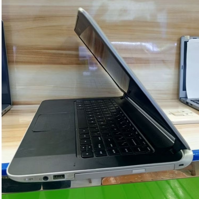 LAPTOP SECOND HP PAVILLION INTEL CORE I7-5500U RAM 4GB SSD 256GB NVIDIA GEFORCE 2GB