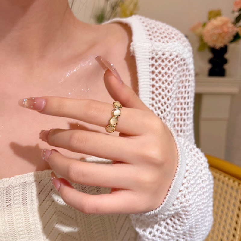 Cincin Wanita Titanium Tahan Karat Desain Minimalis dan Elegan Ring Cincin Emas Bulat Koin Terbaru