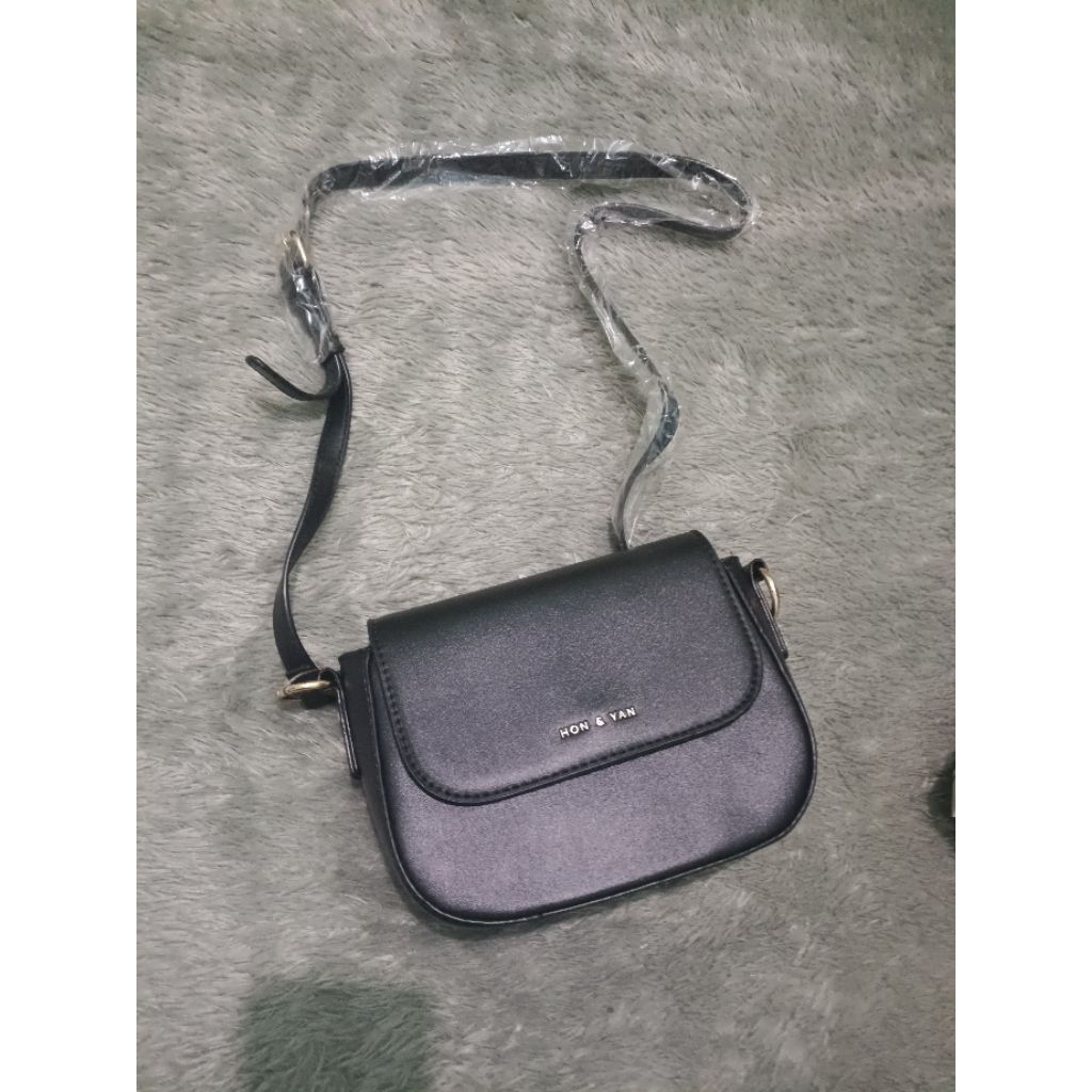 (New) Tas Hon&Yan Selempang Black