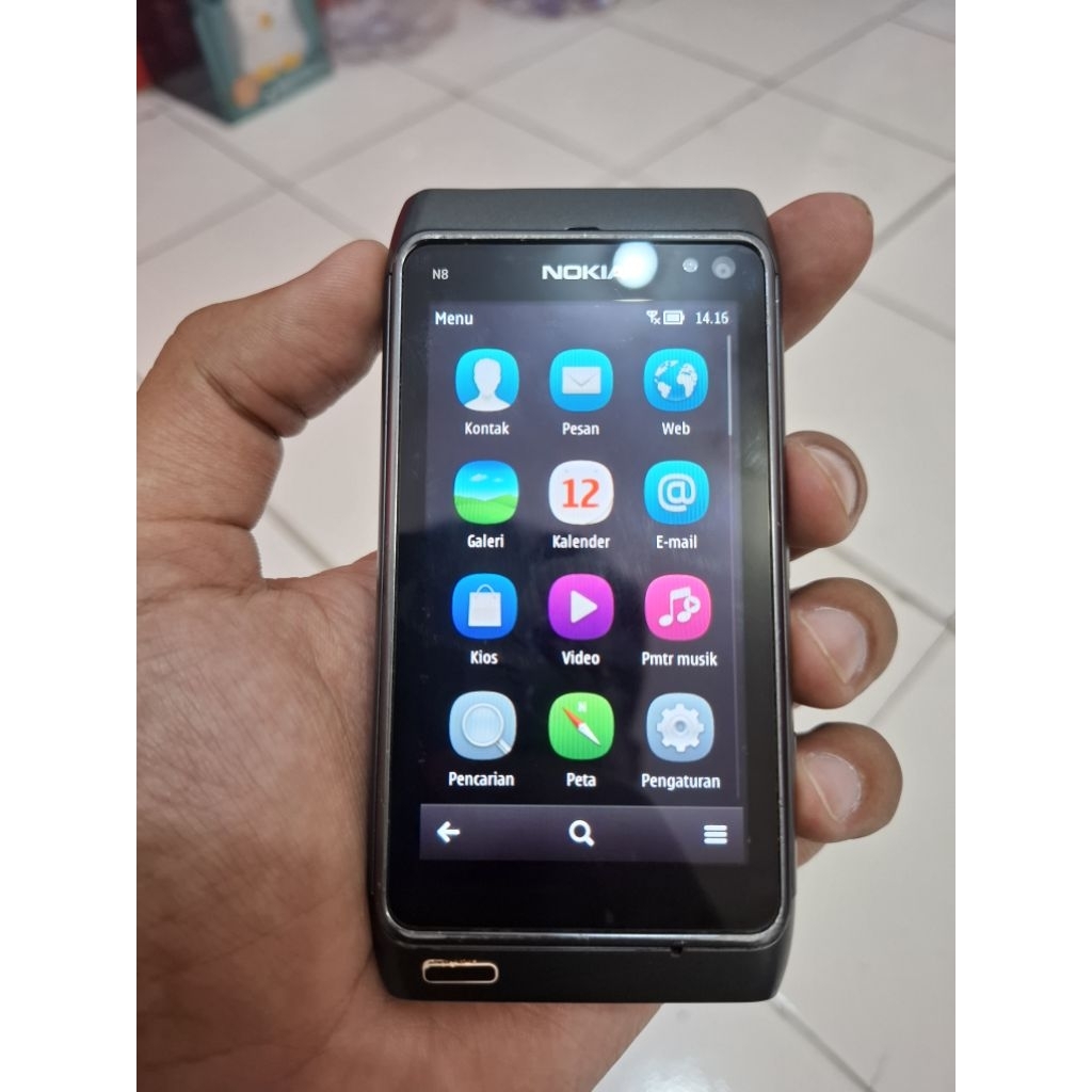 Nokia N8 hp jadul lensa Carl Zeiss Xenon flash Kondisi baik