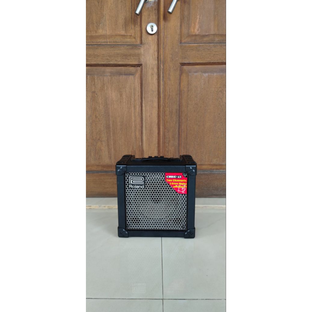 Ampli Gitar Roland tipe Cube 15