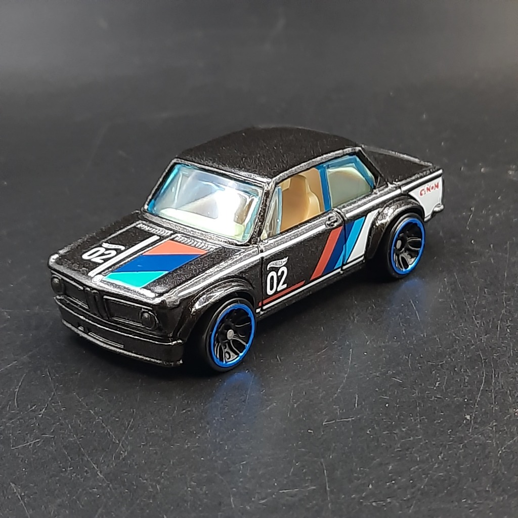 Hot Wheels Loose BMW 2002 Giftpack Carmeet