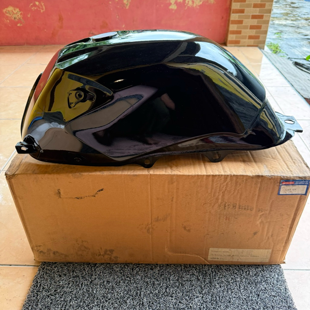 Tangki Bensin Tiger New Tiger Revo Warna Hitam Tebal Import (Nos)