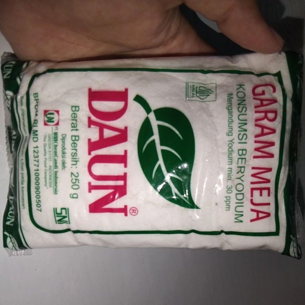 Garam Meja//DAUN