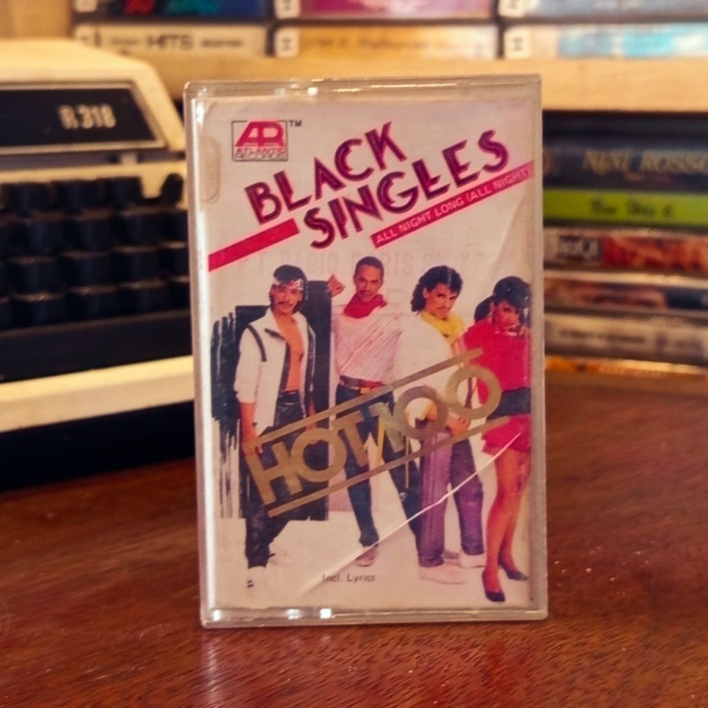 Kaset Pita Black Singles Hot 100