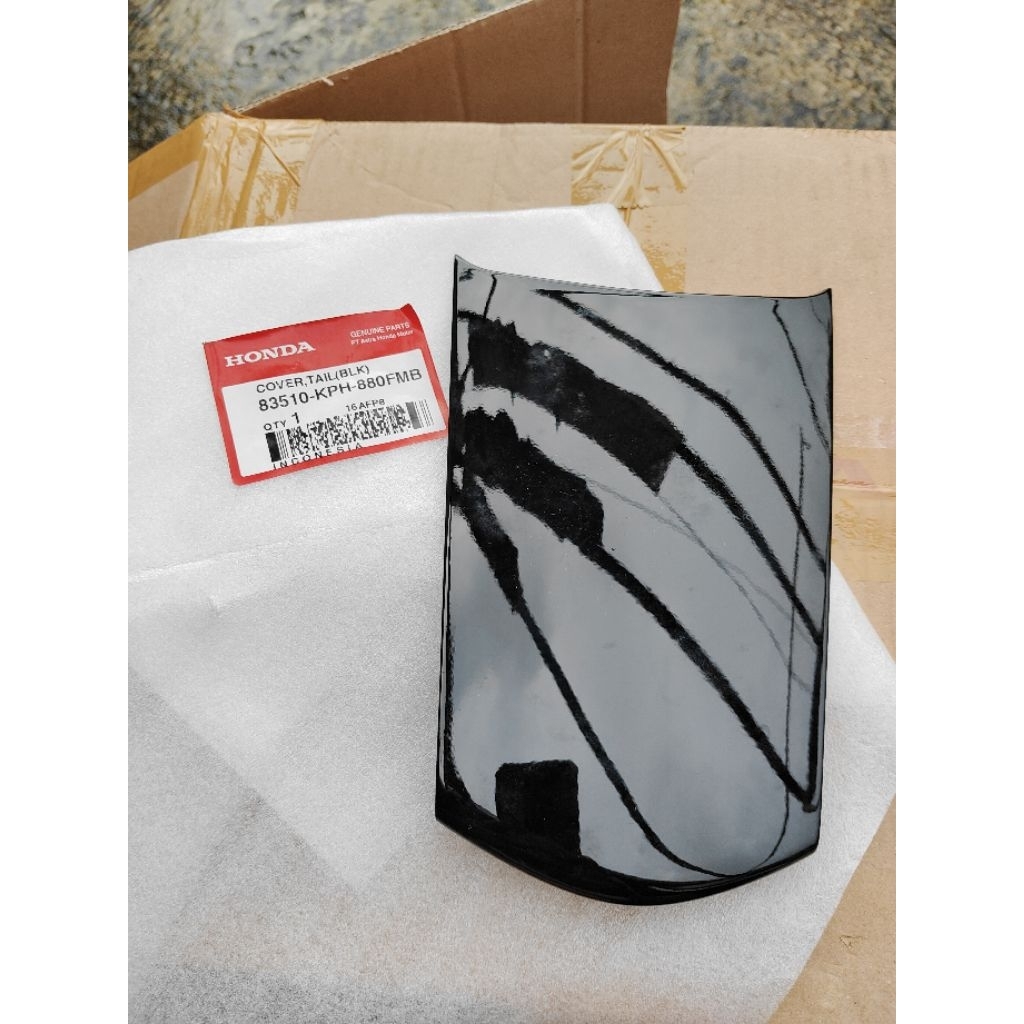 Cover Tail Sambungan Body Belakang Honda Karisma kharisma 125 D ori AHM
