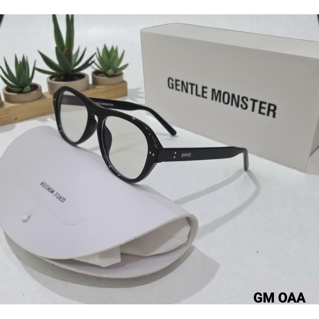 etalase kacamata fashion designer