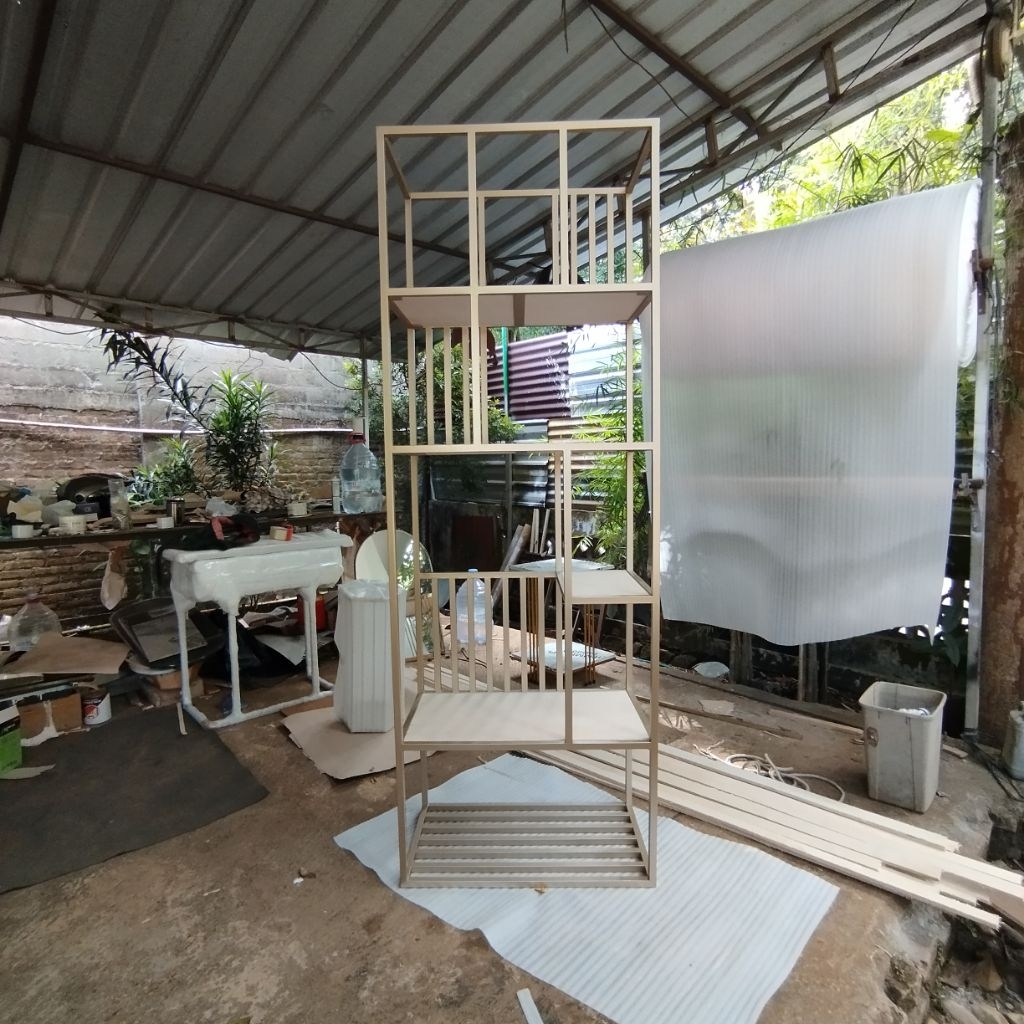Rak Display Besi Rak Partisi Rak Sekat Ruangan tinggi 180cm Panjang 70cm Lebar 40cm