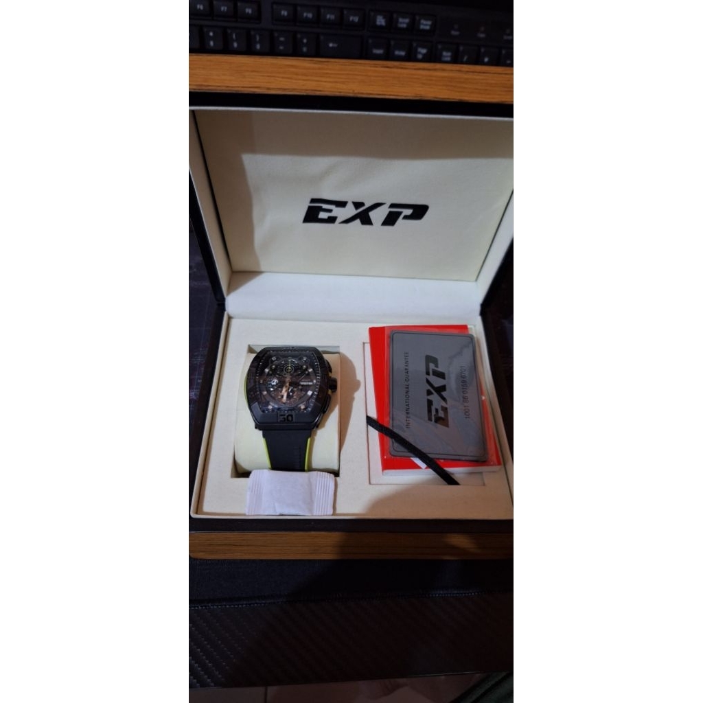 SECOND | Expedition E 6800 M (Fullset)