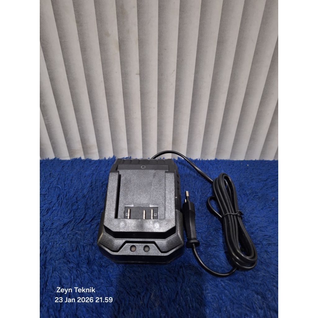 Charger Baterai Dck 20v DCK FFCL20-02