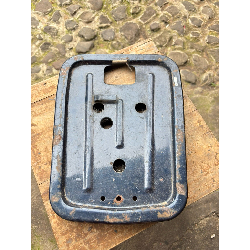 tatakan jok belakang vespa px exclusive strada ori cat