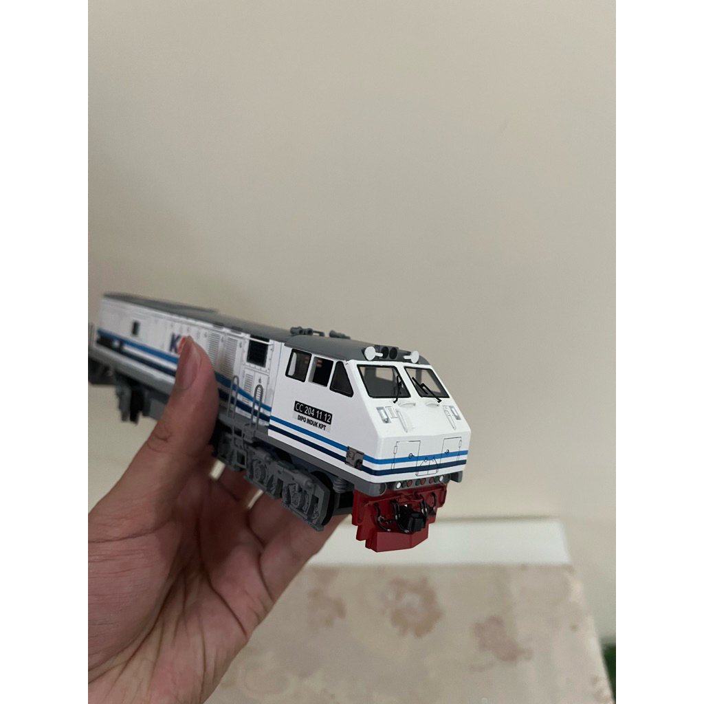 Miniatur Lokomotif CC 204