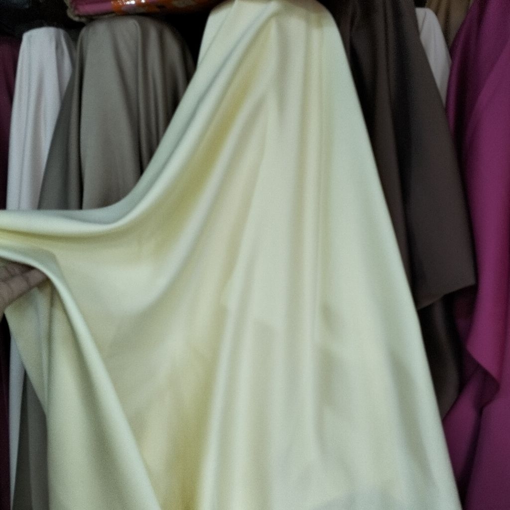 bahan kain Roberto cavalli premium/kain satin roberto