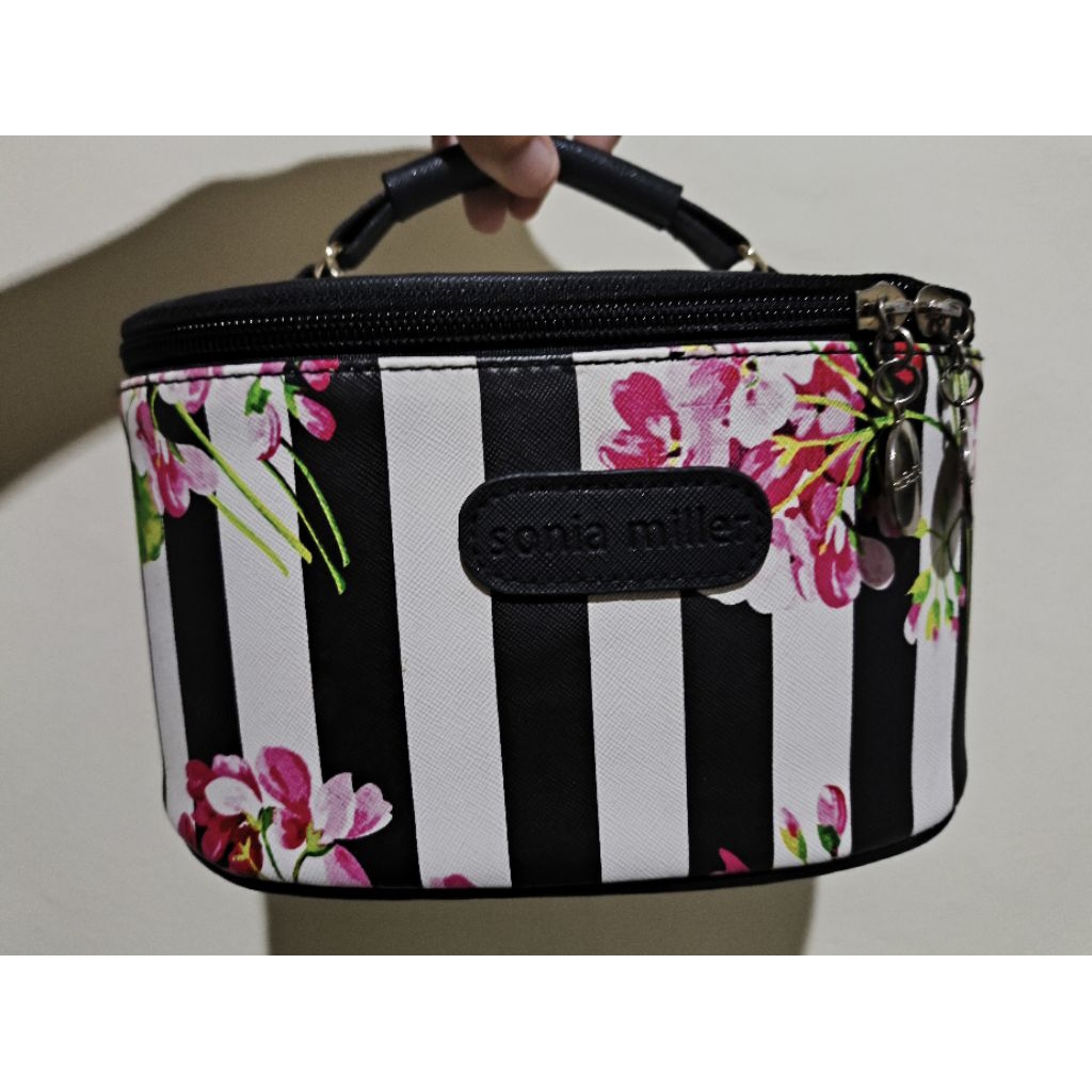 Preloved beauty case sonia miller