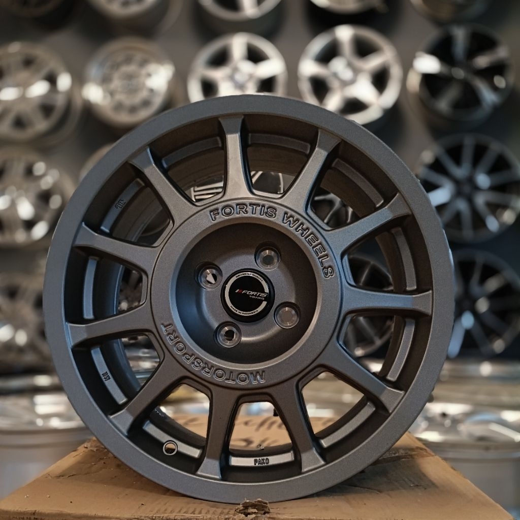 Velg Mobil Pako Wheels Delling  Ring 16,H4x100 Lebar 7 ET 41 Light Grey