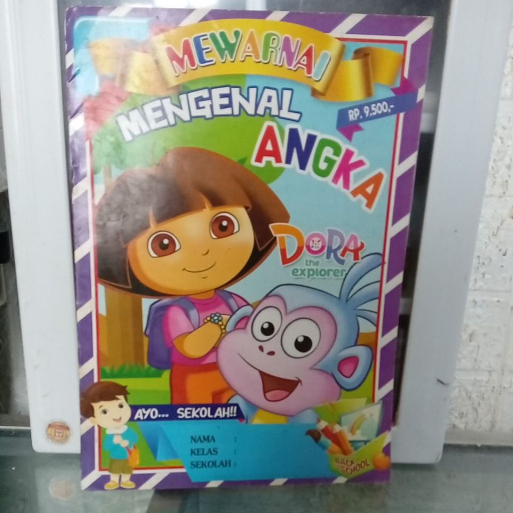 buku mewarnai anak dora
