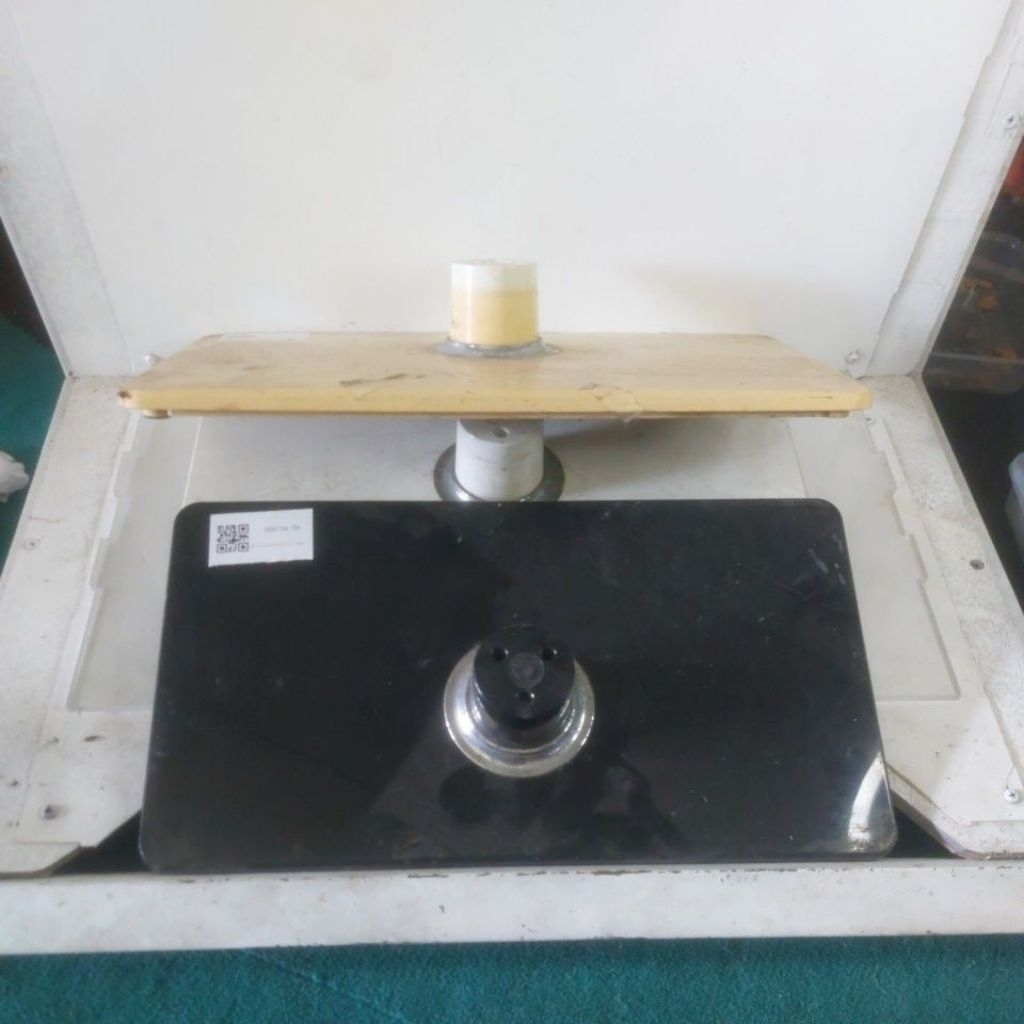 KAKI TV POLYTRON PLD32T7100 MINUS TIDAK ADA DUDUKAN KE BODY TV