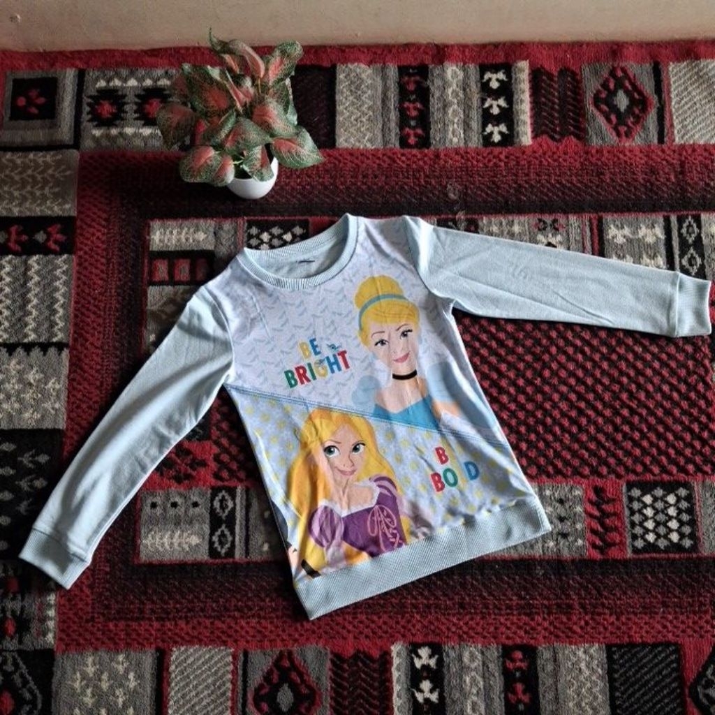 Sweater Nevada Disney